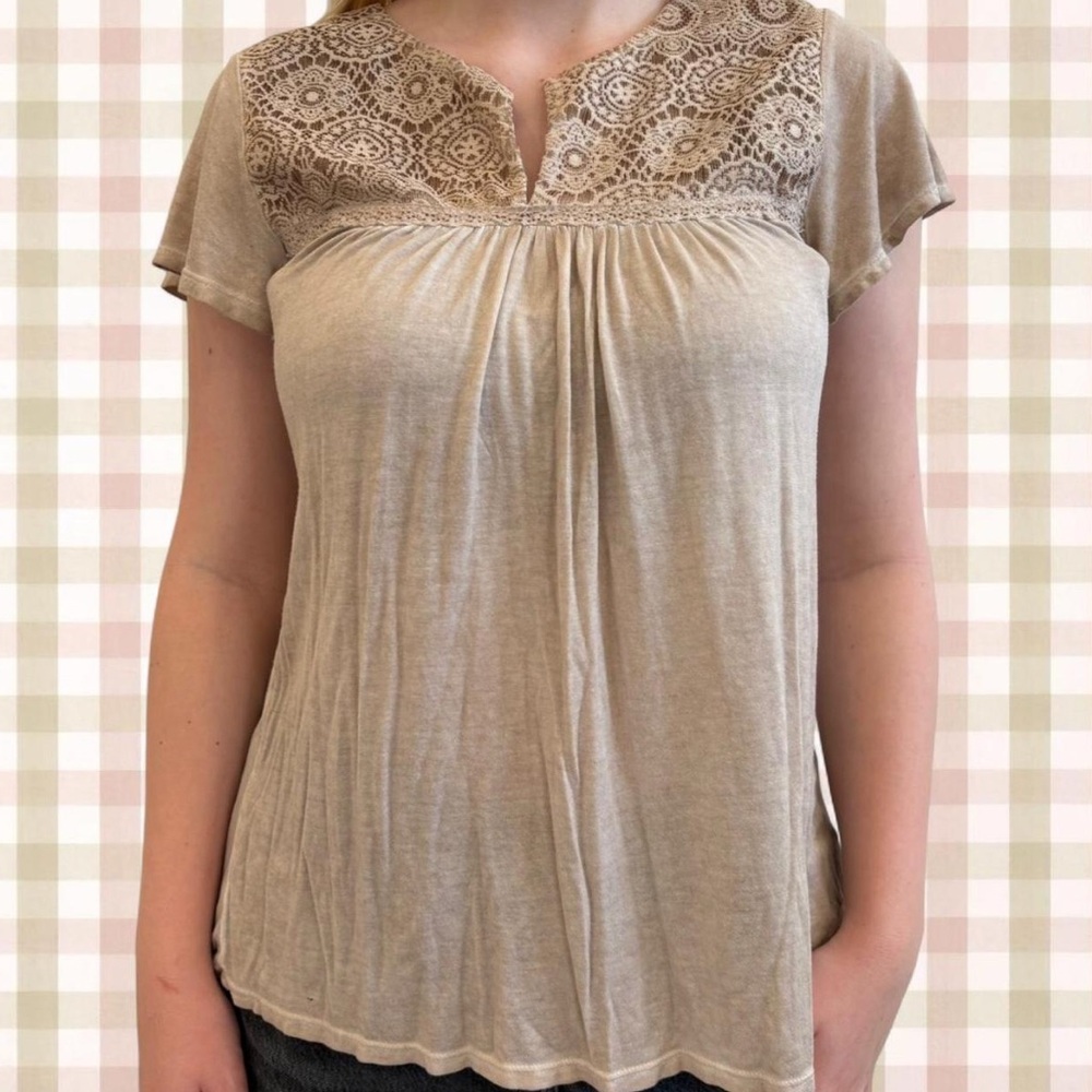 y2k one world tan baby tee with crotchet design!!